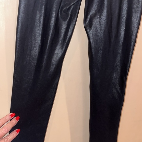Spanx size XS / tp faux leather with white stripe leggings - Picture 7 of 11